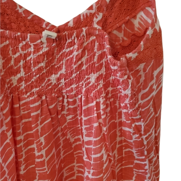 Small Hang Ten Tank - Picture 3 of 4